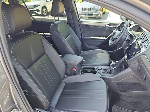 Certified 2024 Volkswagen Tiguan SE R-Line AWD/4WD image 11