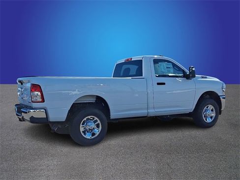 Used 2024 RAM 2500 Tradesman w/ Chrome Appearance Group image 4