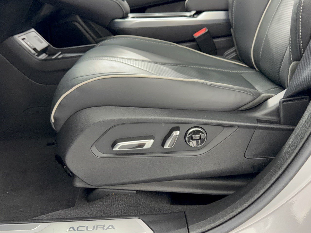 Used 2025 Acura RDX w/ Advance Package AWD/4WD image 16