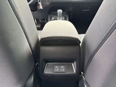 Used 2025 Toyota Corolla LE image 24