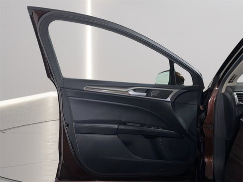 Used 2019 Ford Fusion SEL image 9