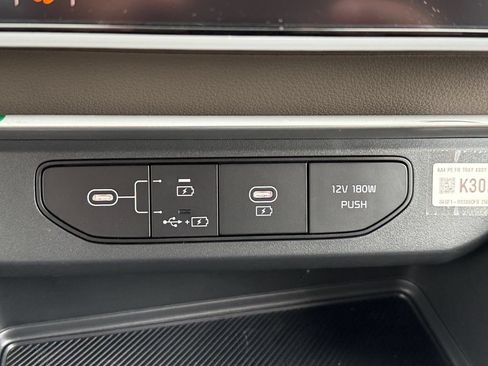 New 2026 Kia Carnival FWD image 18