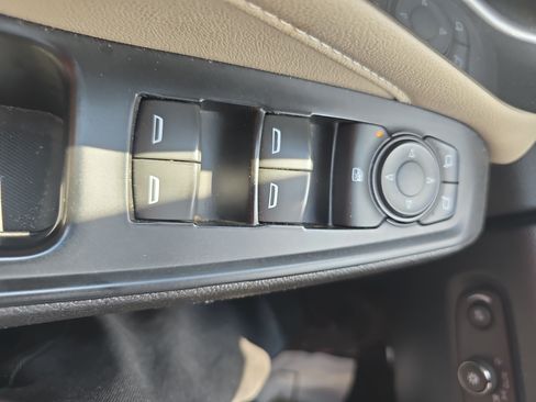 Used 2023 Chevrolet Traverse LS AWD/4WD image 26
