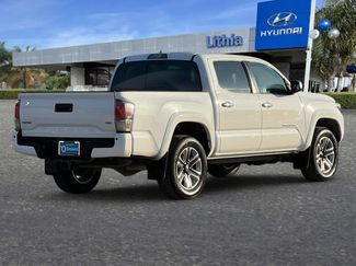 Used 2017 Toyota Tacoma Limited w/ Tow Package video 3