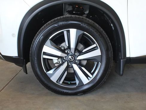 Used 2021 Nissan Rogue Platinum FWD image 26