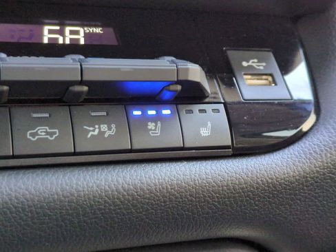 Used 2024 Toyota Tundra Limited image 22