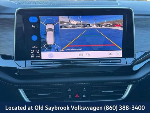 Certified 2024 Volkswagen Atlas SEL Premium R-Line image 39