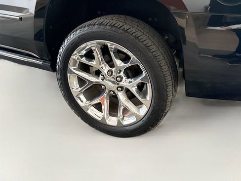 Used 2020 Chevrolet Tahoe Premier AWD/4WD image 35