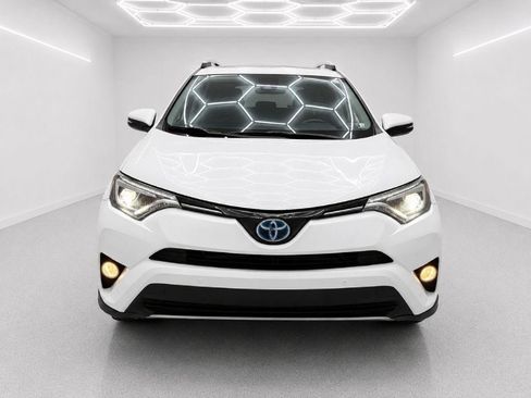 Used 2017 Toyota RAV4 Limited AWD/4WD image 8