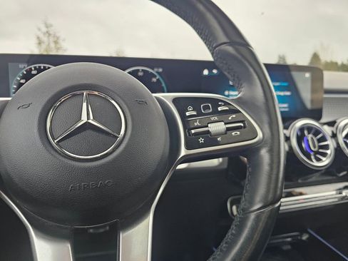 Used 2022 Mercedes-Benz EQB 350 4MATIC image 42