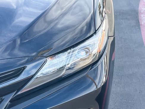 Used 2022 Toyota Camry SE image 7