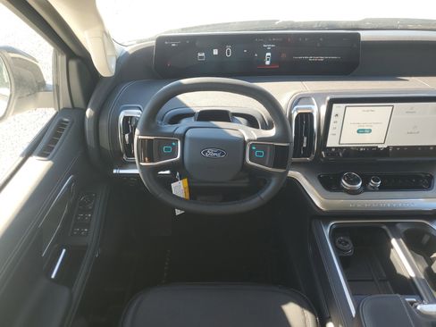 New 2026 Ford Expedition Max Platinum image 16