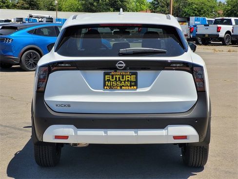 New 2026 Nissan Kicks SV image 5