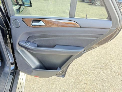 Used 2015 Mercedes-Benz ML 350 4MATIC 4dr ML 350 w/ Premium 1 Package image 40