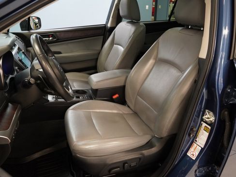 Used 2019 Subaru Outback 2.5i Limited w/ Popular Package #2 image 3