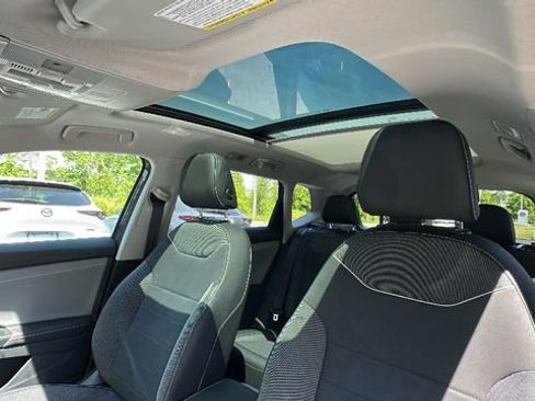Used 2024 Volkswagen Taos SE w/ Panoramic Sunroof Package AWD/4WD image 20