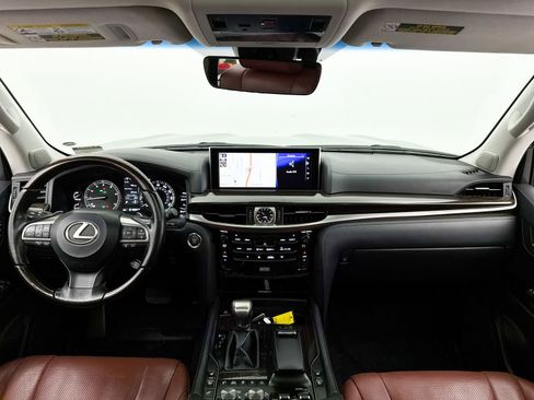 Used 2018 Lexus LX 570 4WD w/ Luxury Package image 23