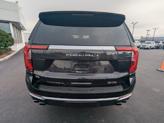 Used 2025 GMC Yukon Denali AWD/4WD image 5