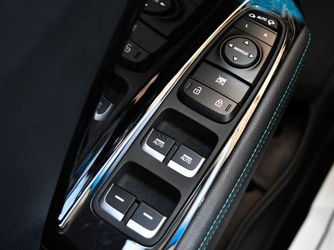 Used 2022 Kia Niro EX Premium FWD image 34