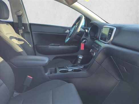Used 2022 Kia Sportage LX image 23