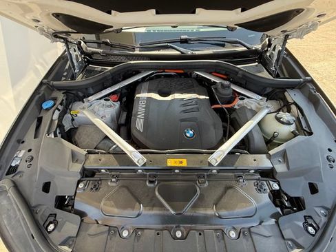 Used 2024 BMW X5 xDrive50e w/ M Sport Package AWD/4WD image 19