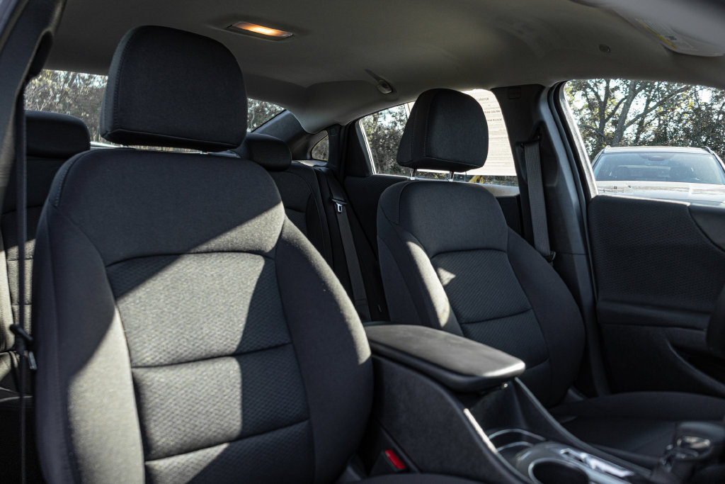 Used 2025 Chevrolet Malibu RS FWD image 33