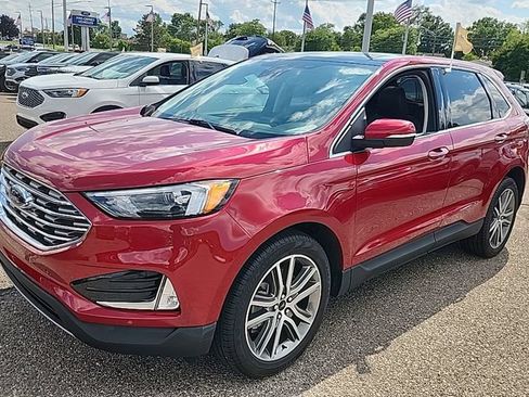 Used 2024 Ford Edge Titanium AWD/4WD image 2