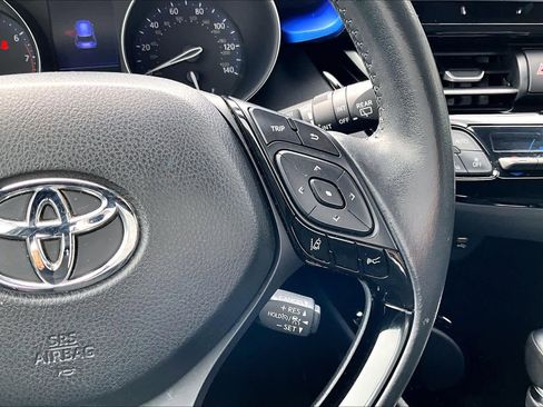 Used 2020 Toyota C-HR XLE image 24