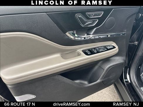 Used 2023 Lincoln Corsair AWD image 12