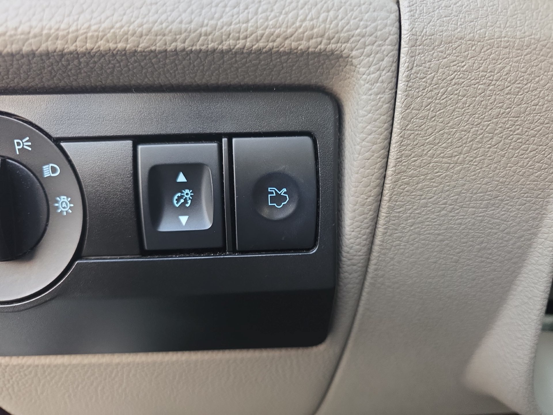 Used 2012 Ford Fusion SE FWD image 13