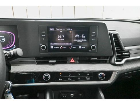 Used 2023 Kia Sportage LX image 14