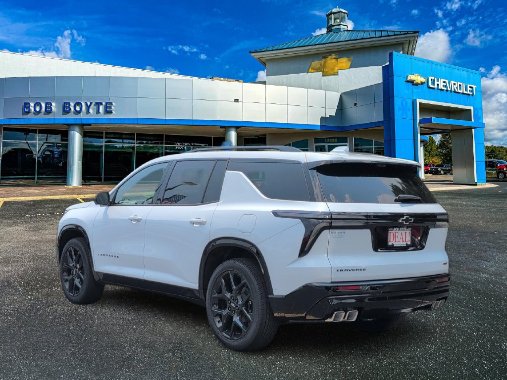 New 2026 Chevrolet Traverse RS w/ LPO, Floor Liner Package FWD image 3
