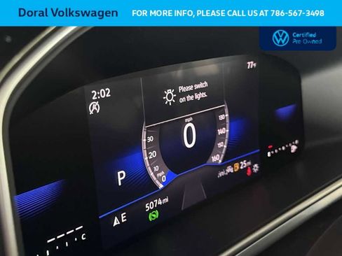 Used 2025 Volkswagen Taos SE FWD image 16