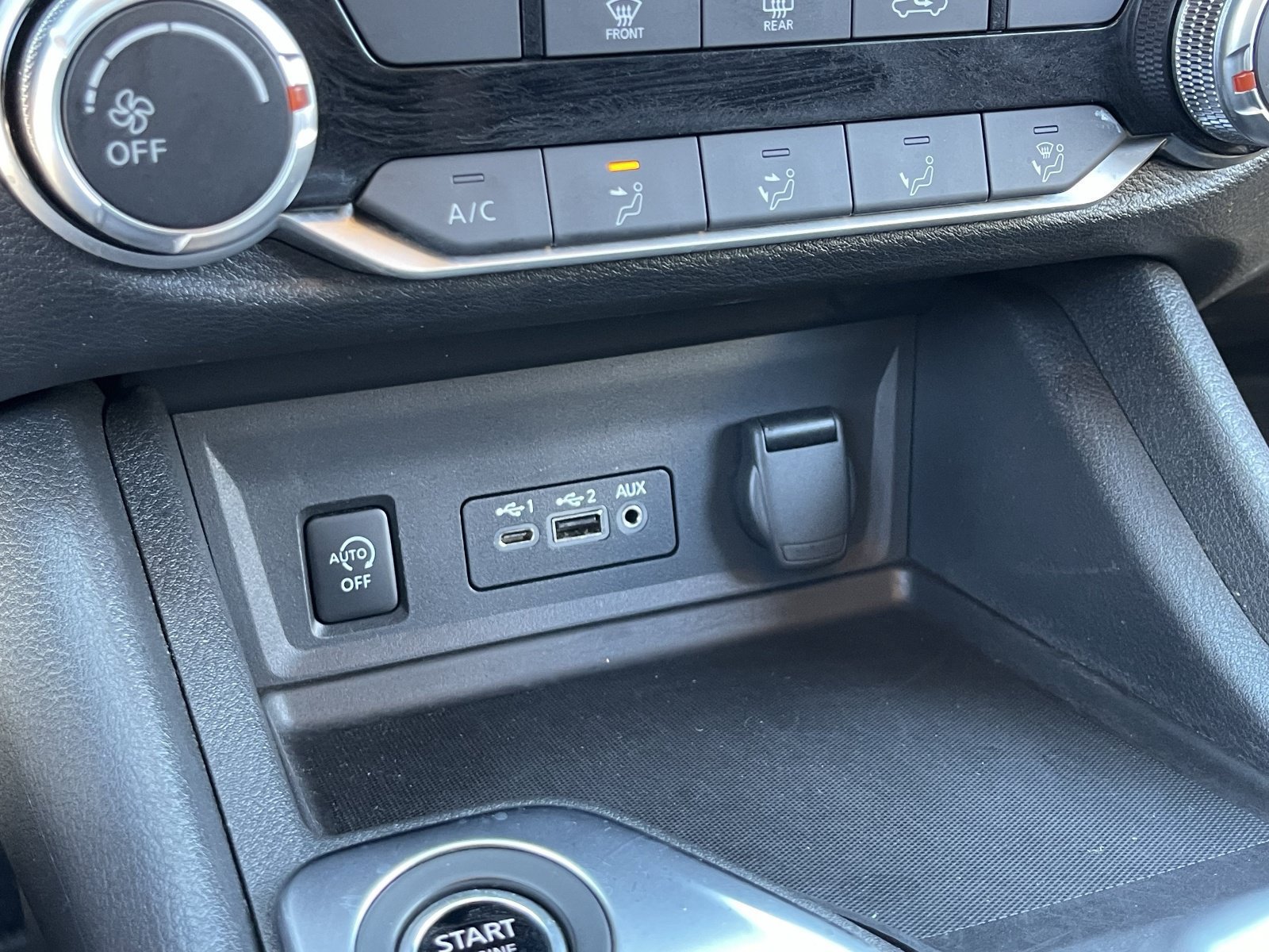 Used 2024 Nissan Sentra SV FWD image 28