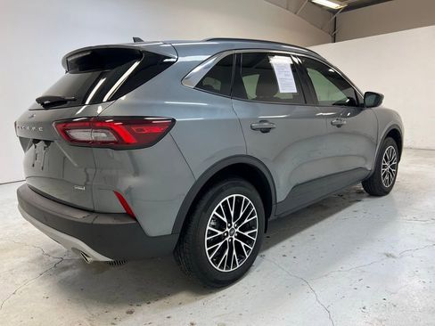 Used 2024 Ford Escape SE image 8