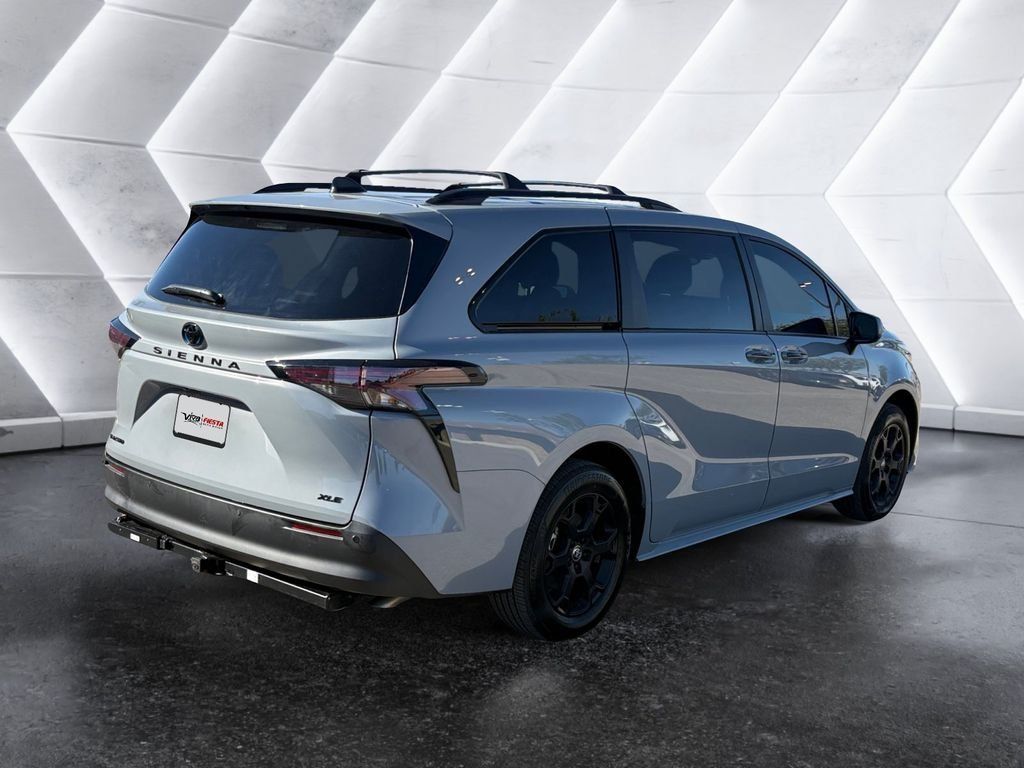 Used 2025 Toyota Sienna XLE Woodland Edition AWD/4WD image 4