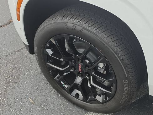 New 2026 GMC Yukon Elevation AWD/4WD image 9