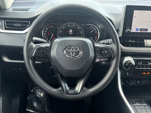 Used 2025 Toyota RAV4 XLE AWD/4WD image 13