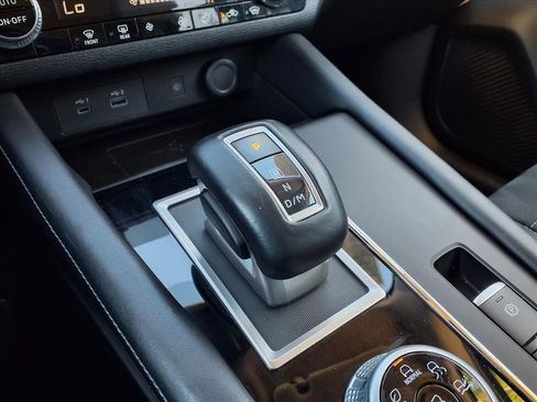 Used 2024 Mitsubishi Outlander SE image 18