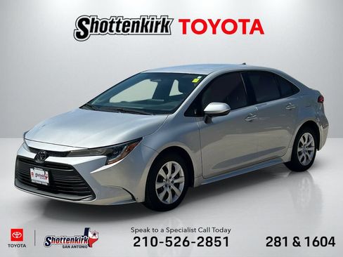 Used 2024 Toyota Corolla LE FWD image 1