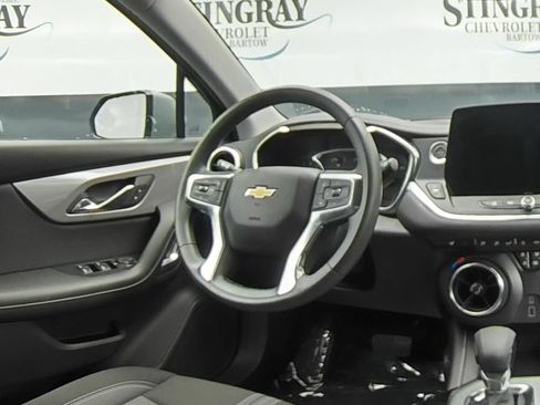 Used 2025 Chevrolet Blazer LT FWD image 19
