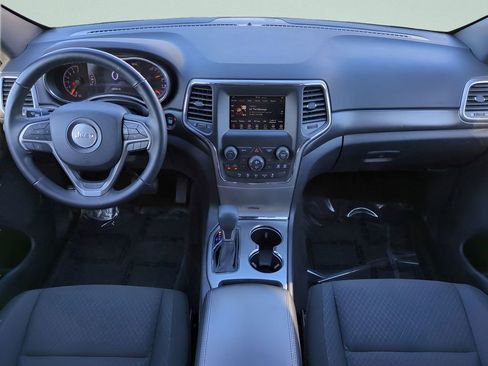 Used 2018 Jeep Grand Cherokee Laredo image 14