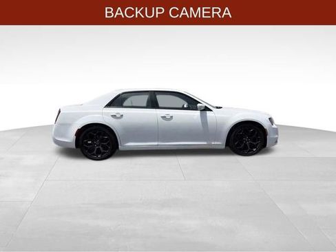 Used 2020 Chrysler 300 S RWD image 8
