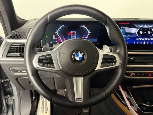 Used 2024 BMW X7 xDrive40i w/ M Sport Package AWD/4WD image 16