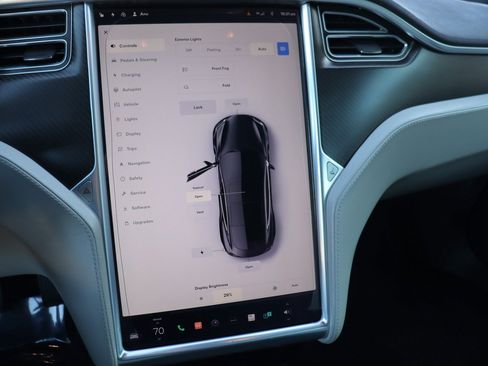 Used 2016 Tesla Model S 85D image 30