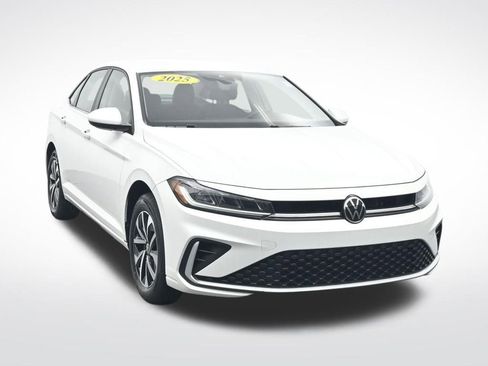 Used 2025 Volkswagen Jetta S image 3