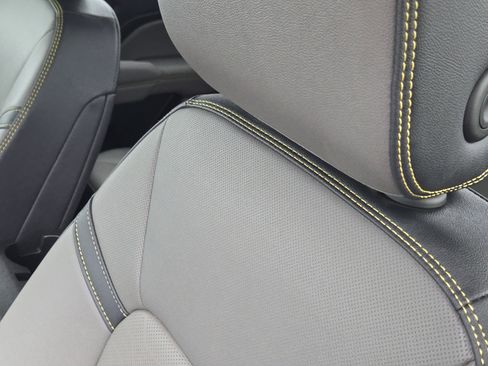 Used 2024 Chevrolet Colorado ZR2 w/ ZR2 Convenience Package III image 17