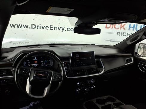 Used 2023 GMC Yukon XL SLE image 10
