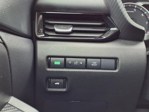 Used 2024 Nissan Sentra SV FWD image 17