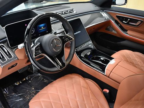 Certified 2025 Mercedes-Benz S 580 4MATIC Sedan image 22